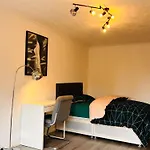 Charming 3-Bedroom, Bow, London
