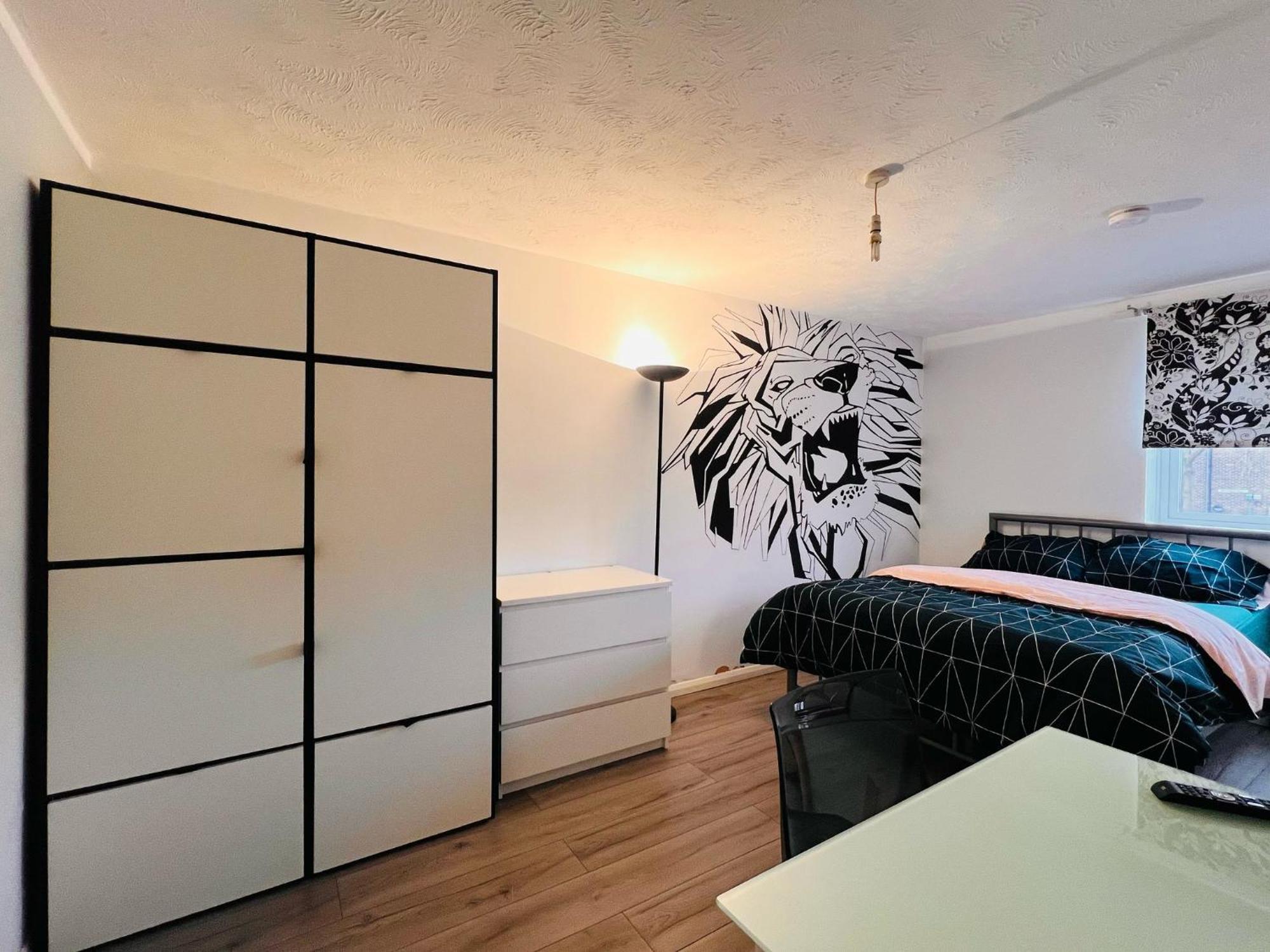 Charming 3-bedroom, Bow, Apartamento
