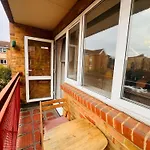 Charming 3-Bedroom, Bow, London