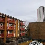 Charming 3-Bedroom, Bow, London