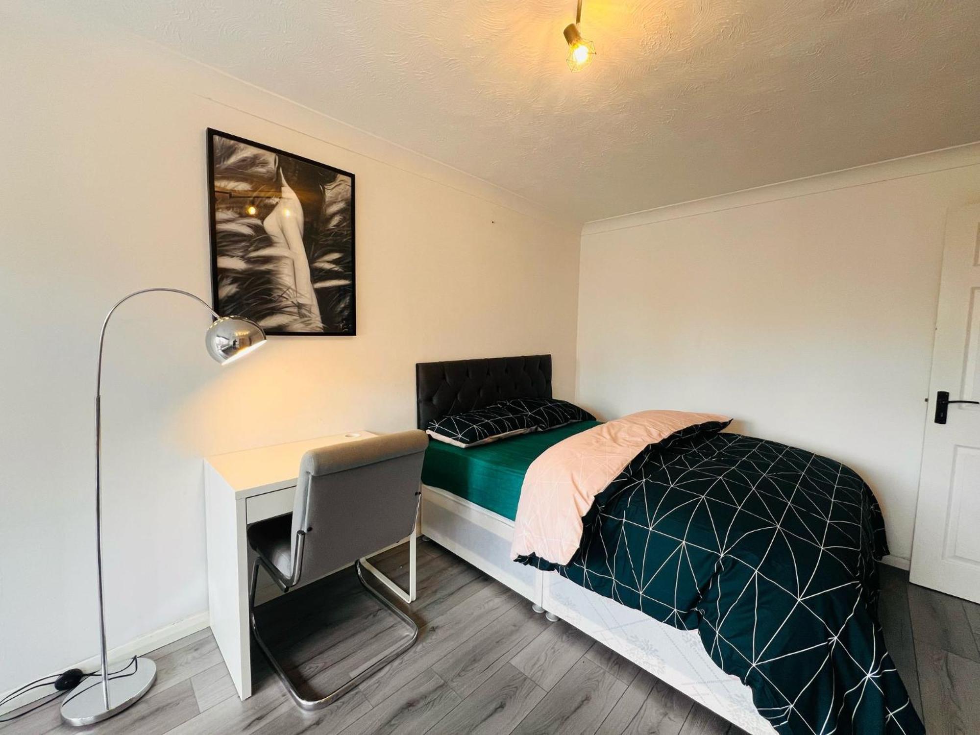 Appartement Charming 3-bedroom, Bow,