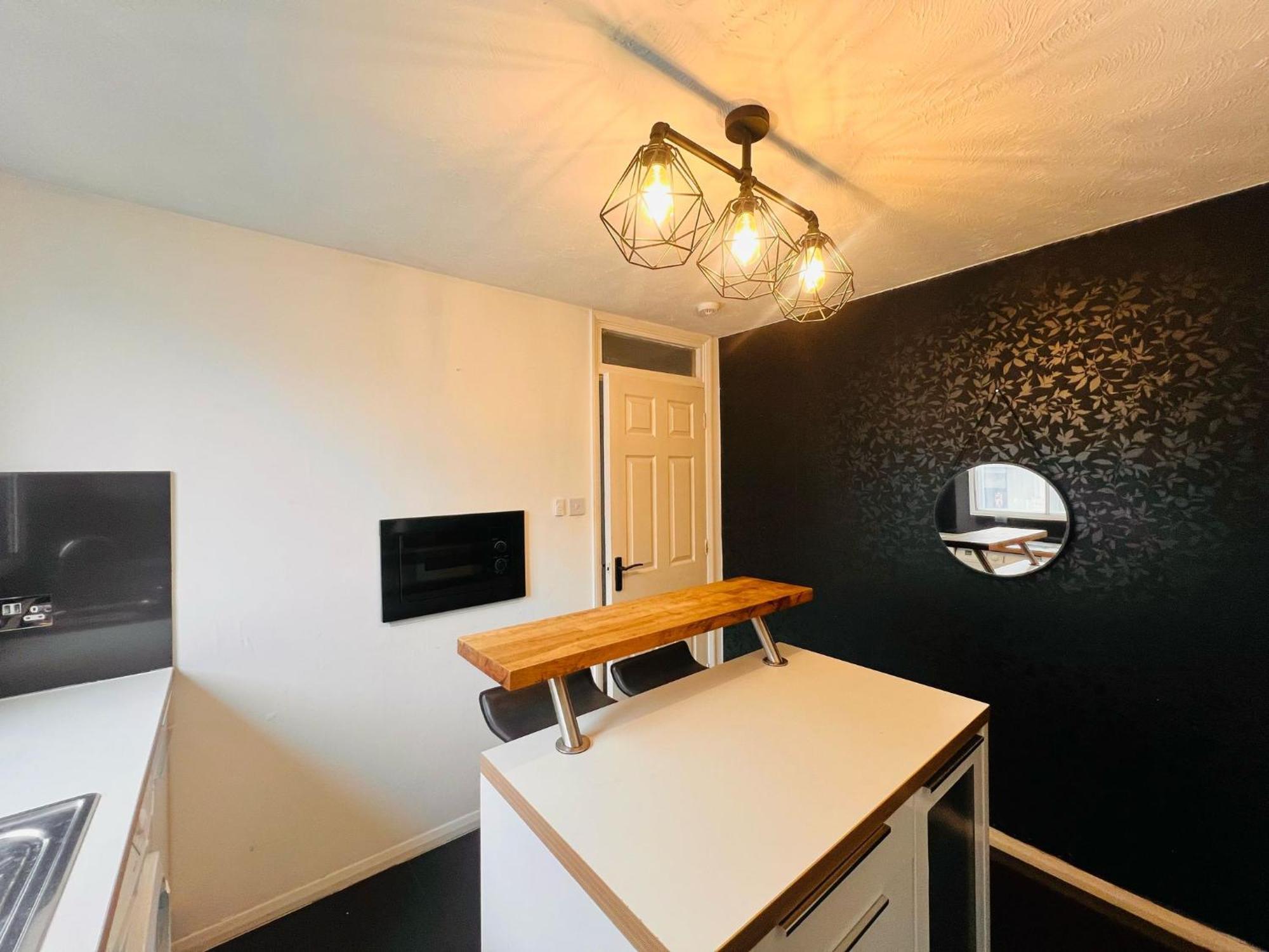 Charming 3-bedroom, Bow,