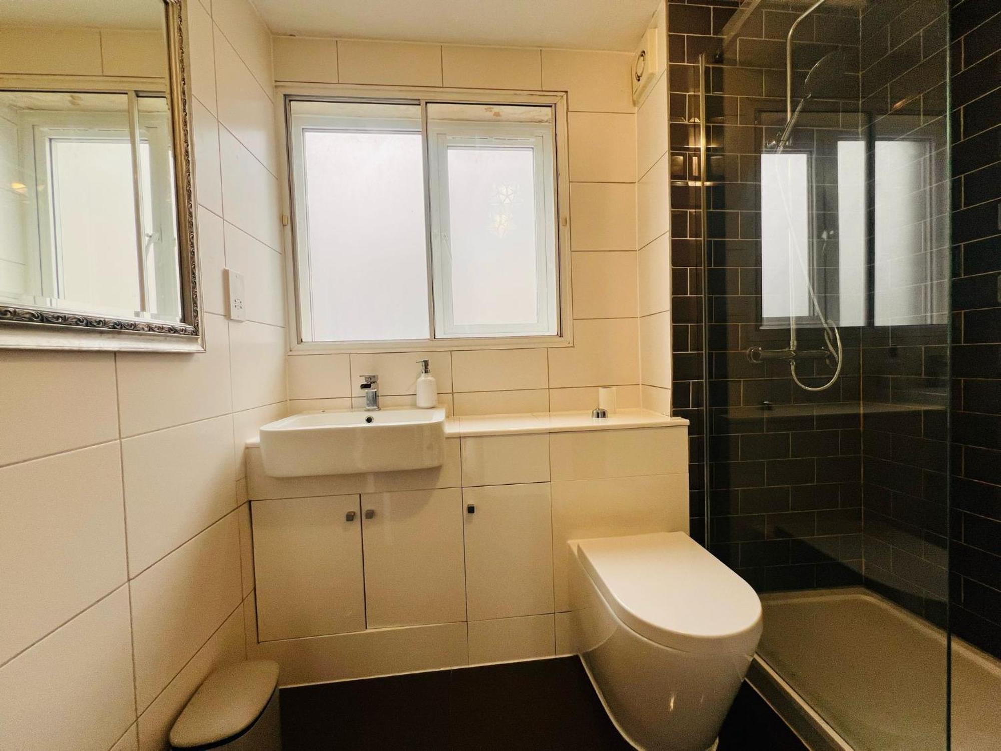 Charming 3-bedroom, Bow, Appartement