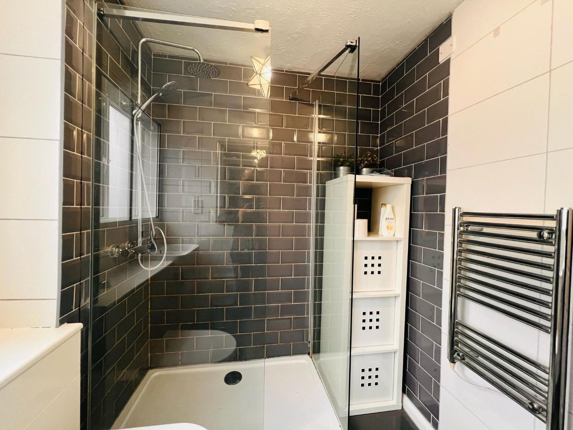 Charming 3-bedroom, Bow, Londres
