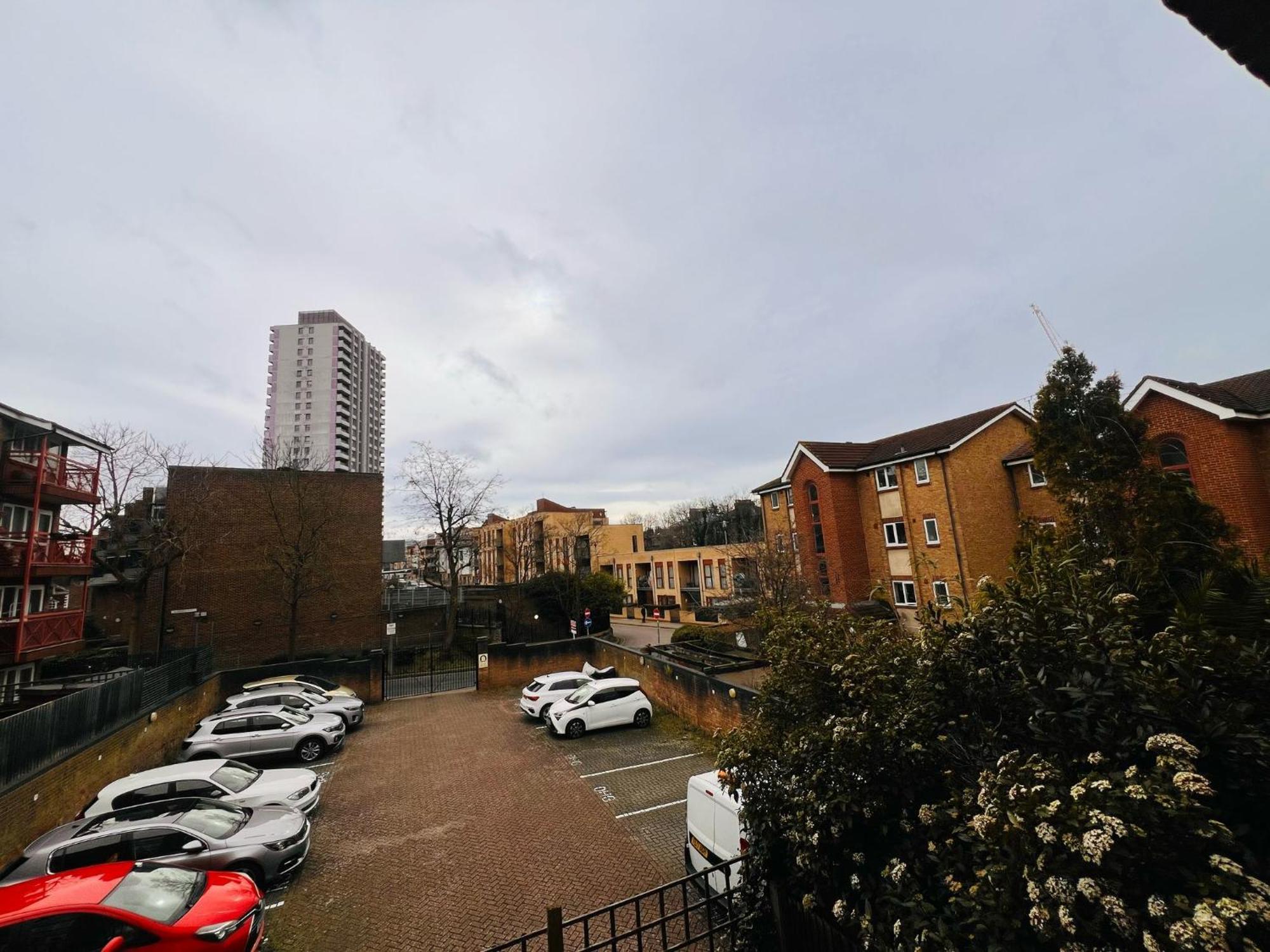 Appartement Charming 3-bedroom, Bow,