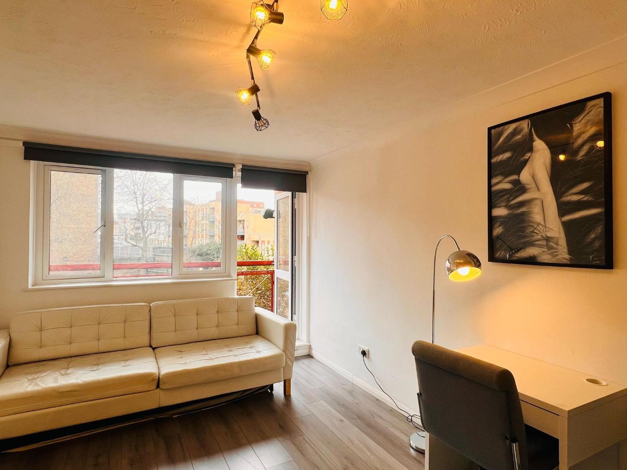 Charming 3-bedroom, Bow, Appartement *