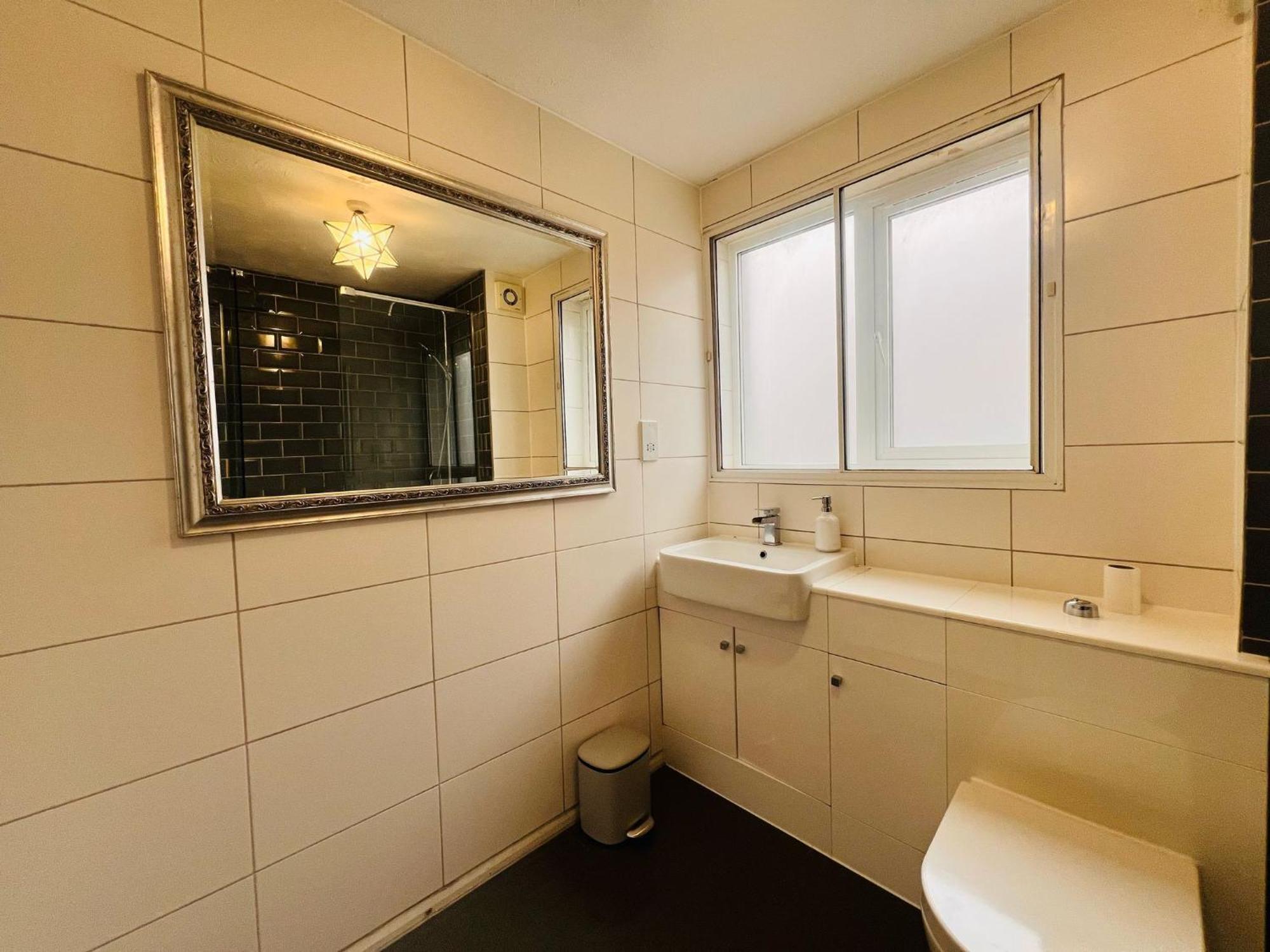 Charming 3-bedroom, Bow, * Londres